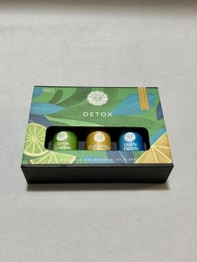 Woolzies Detox 100% Pure Essential Oils - Includes 3 10ml Essential Oil Blends